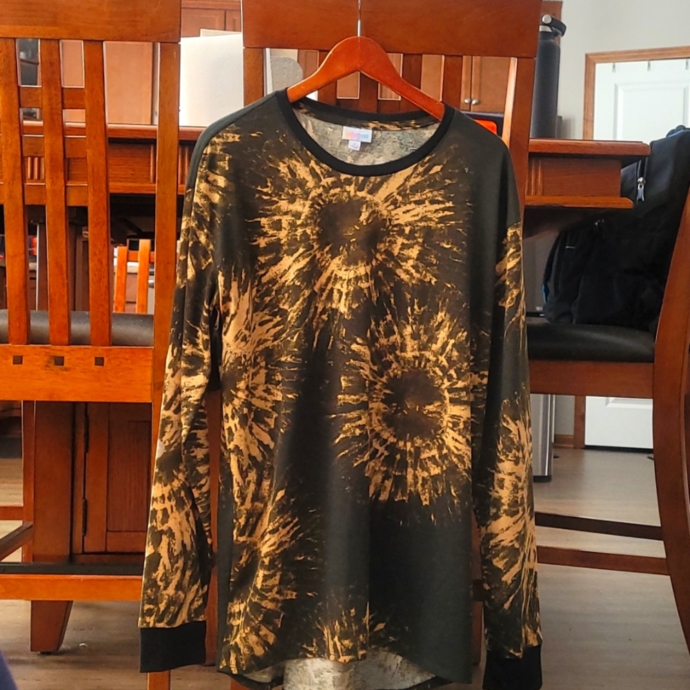 Long sleeve tee